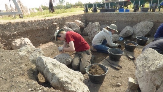Excavación en la necrópolis de Las Ruedas (2016)