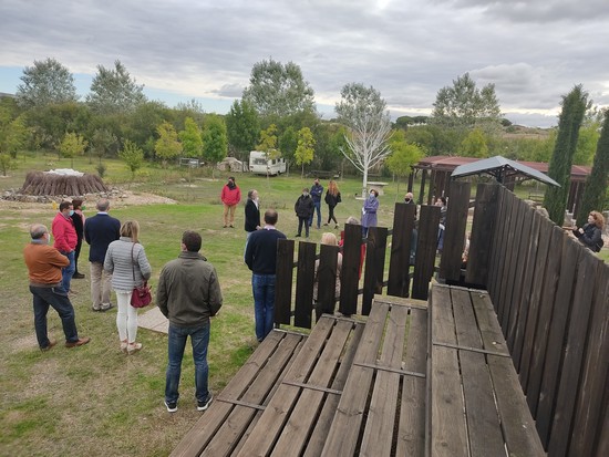 Carlos Sanz explica las principales actuaciones del CEVFW en la necrópolis de Las Ruedas
