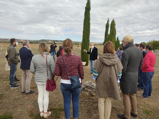 También se comentó la simbología de los distintos elementos presentes en el paisaje